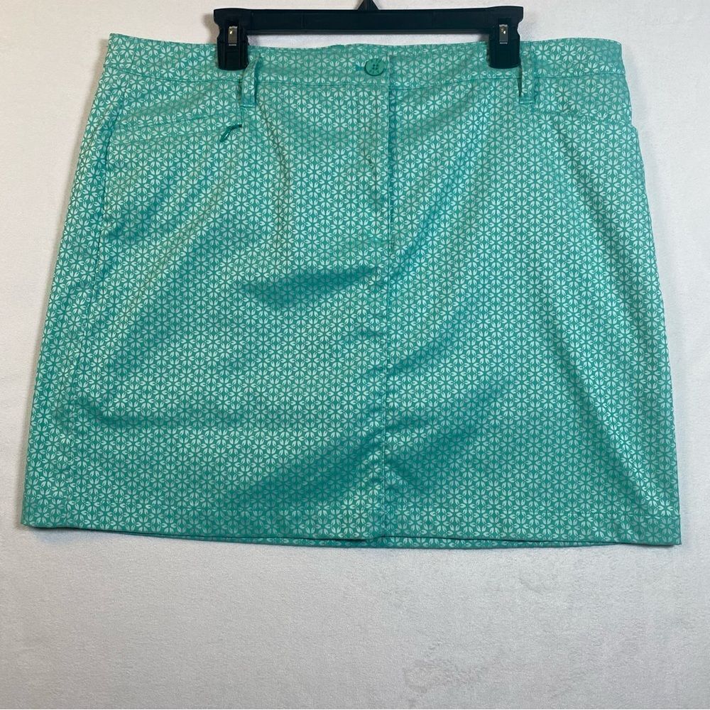 NVO by Lanctot Green Tone Skorts Size 18